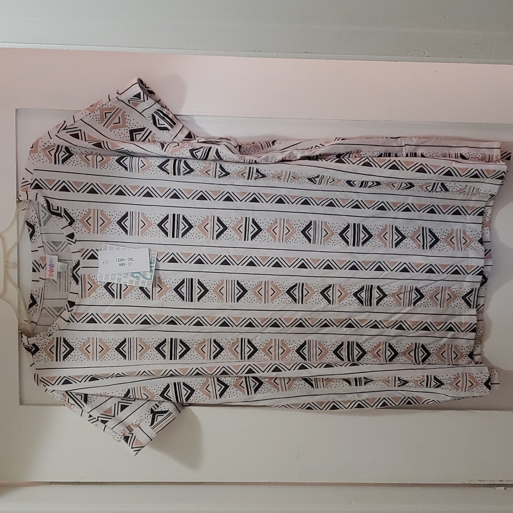 LuLaRoe Leah Tunic